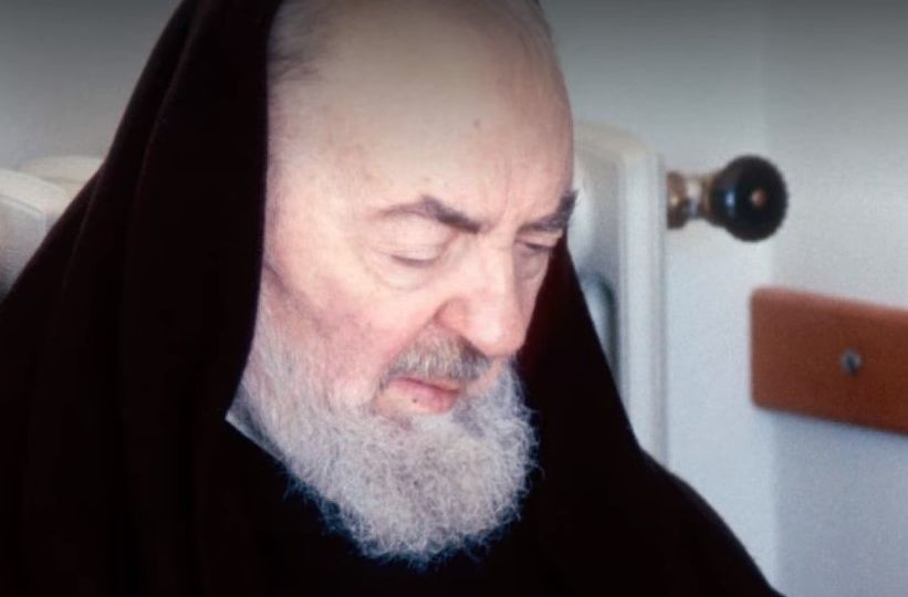 padre pio in preghiera